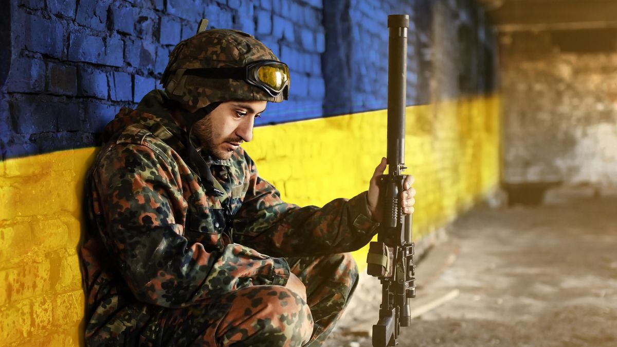Ukrajinský prezident Zelenskyj podepsal zákon snižující věk pro mobilizaci
